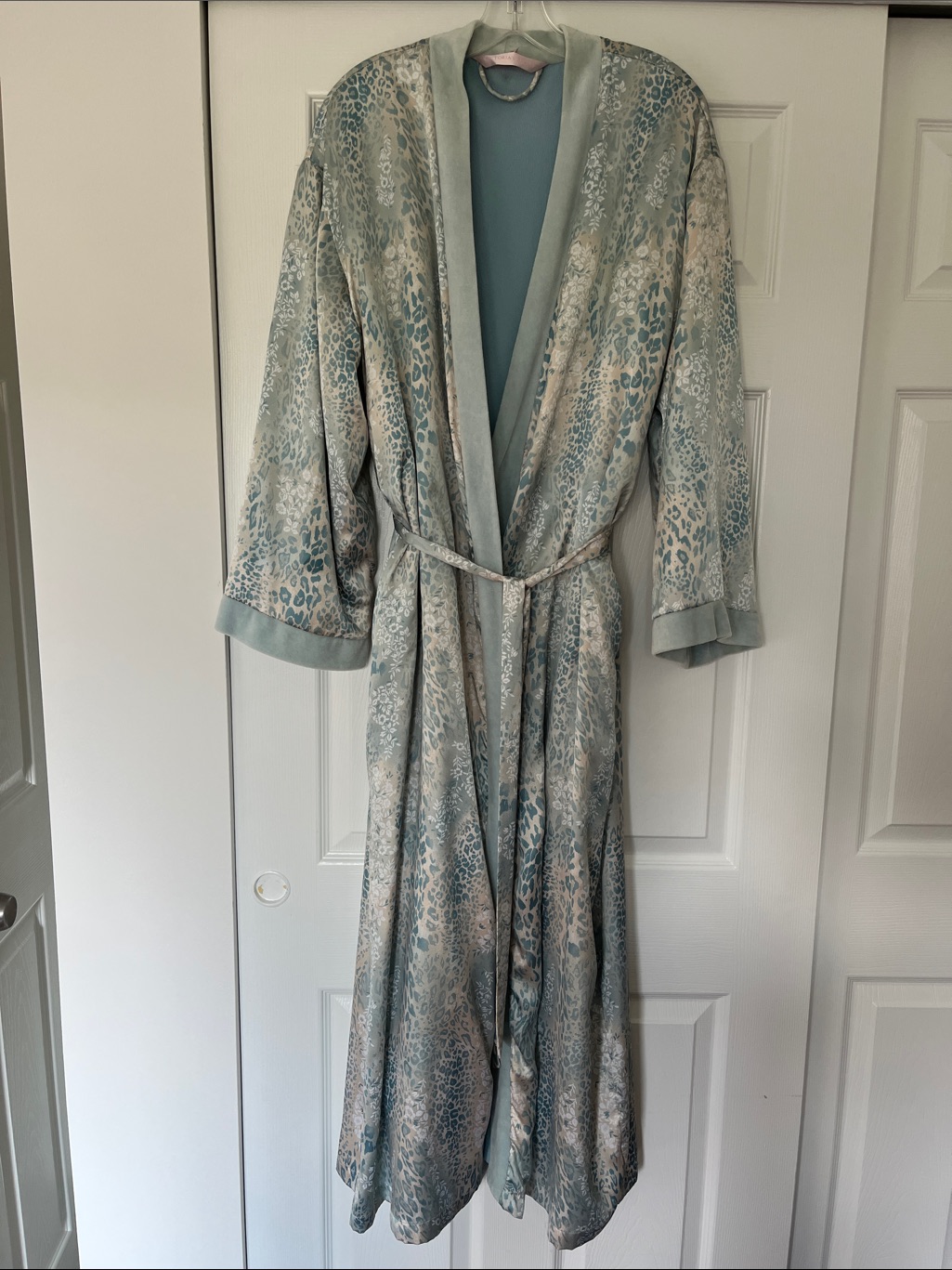 Victoria’s Secret Vintage Bath Robe